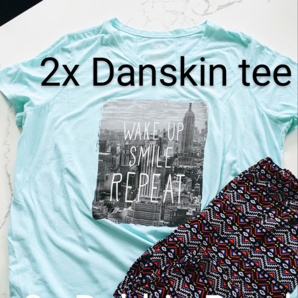 Nwot Danskin tee with side ruching